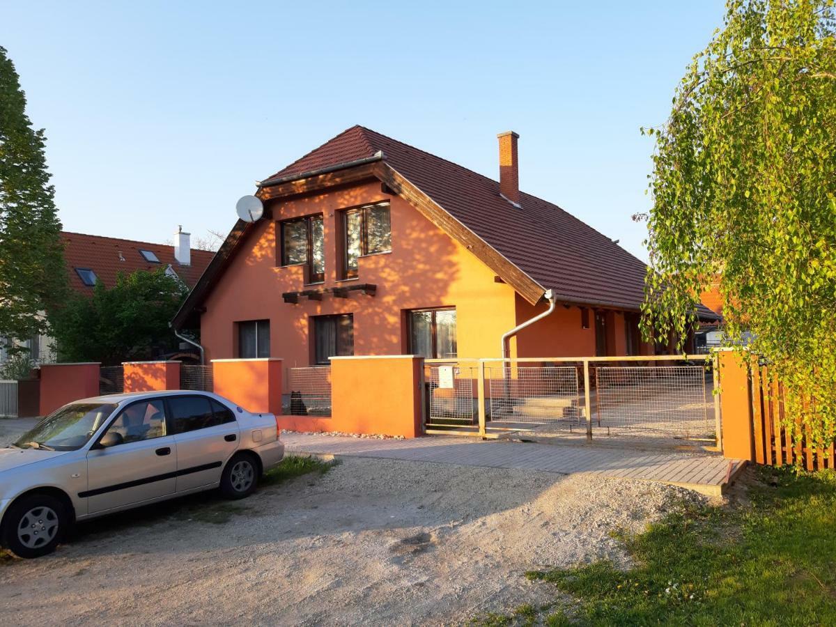 Napos Vendégház Győr Exterior foto